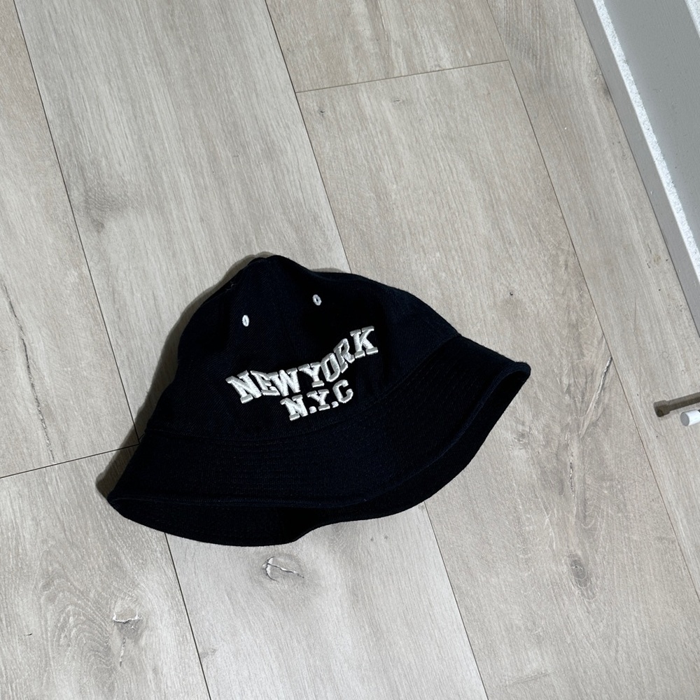 Black New York NYC Bucket Hat